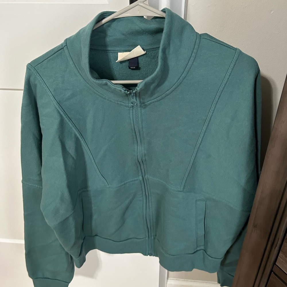 Cropped Crewneck